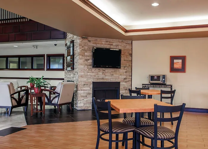 Comfort Northwest Hotel 4*